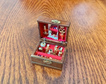 Dollhouse Jewelry Box | Miniature Jewellery Storage Box | 1:12 Scale Doll House Supply (34mm x 21mm)