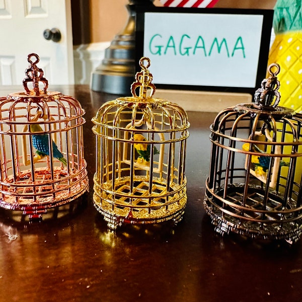 1:12 Dollhouse Miniature Furniture Metal  Bird Cage with Bird, Garden Decor, Dollhouse Decoration Accessories