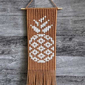 Pineapple macrame Hospitality. Tropical macrame. Geometric pineapple. Geometric macrame. Welcome.