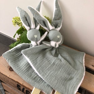 Doudou bola personnalisé prénom bébé en double gaze de coton unie et peluche certifiées oeko tex doudou seul