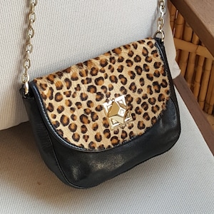 Guess leopard print purse sales