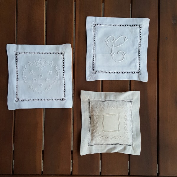 Ensemble de 3 petits coussins housses senteur brodés pour armoire, linge de maison