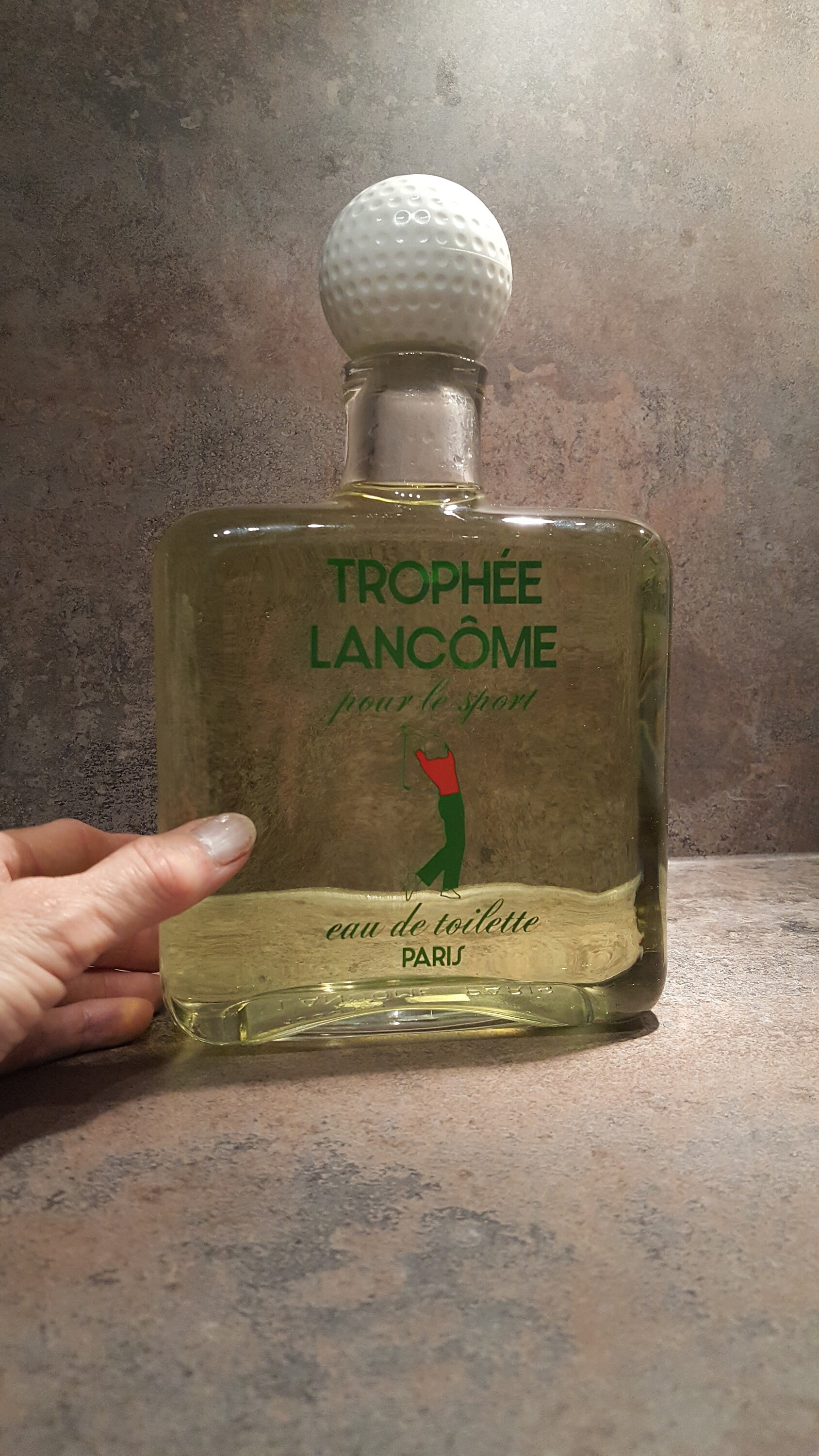 teller God Overtuiging Gigantische 1 liter fles nep parfum Trophée de Lancôme Franse |  EtsyNederland