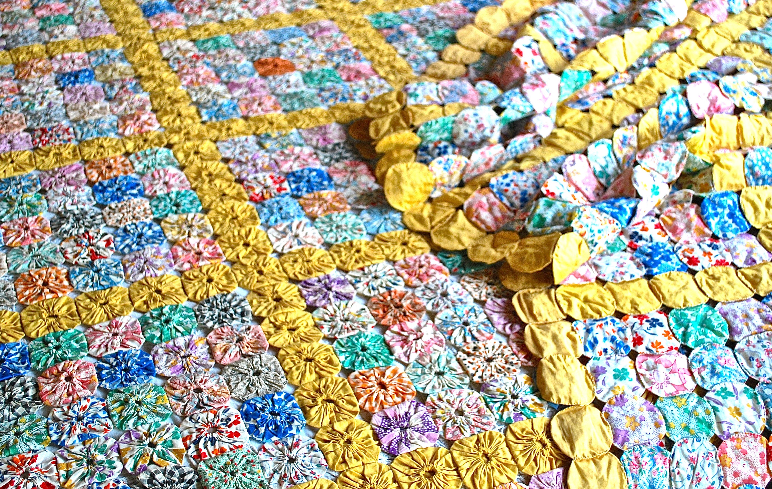 Vintage Yoyo Quilt Perfect for Your Farmhouse Your Porch or a Etsy