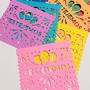 Festejemos ( Célébrons ) Papel Picado Style Die Cut Outs ( Fête d’anniversaire, Célébration, Confettis, Décor de fête )