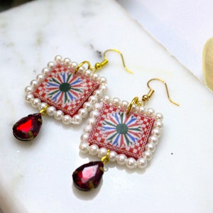 Siciliaanse tegeloorbellen: rode majolica, azulejo-stijl