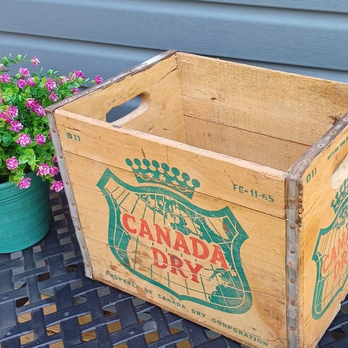 Vintage store Canada Dry Wood Crate