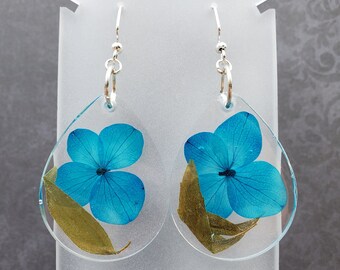 Bright blue pansy - medium teardrop