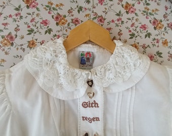 Dirndl shirt with heart buttons