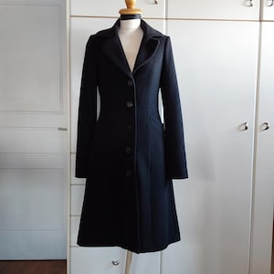 Waisted black coat