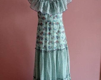 Tiered floral 1970's maxi dress