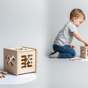 Clasificador de formas de madera Montessori – Juguete de signos letones