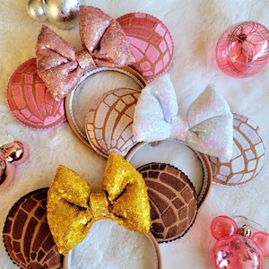 Concha Embroidery Mouse Ears