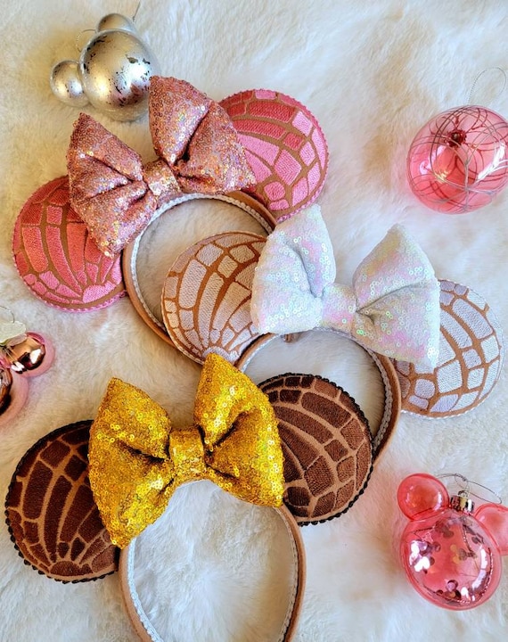Concha Embroidery Mouse Ears