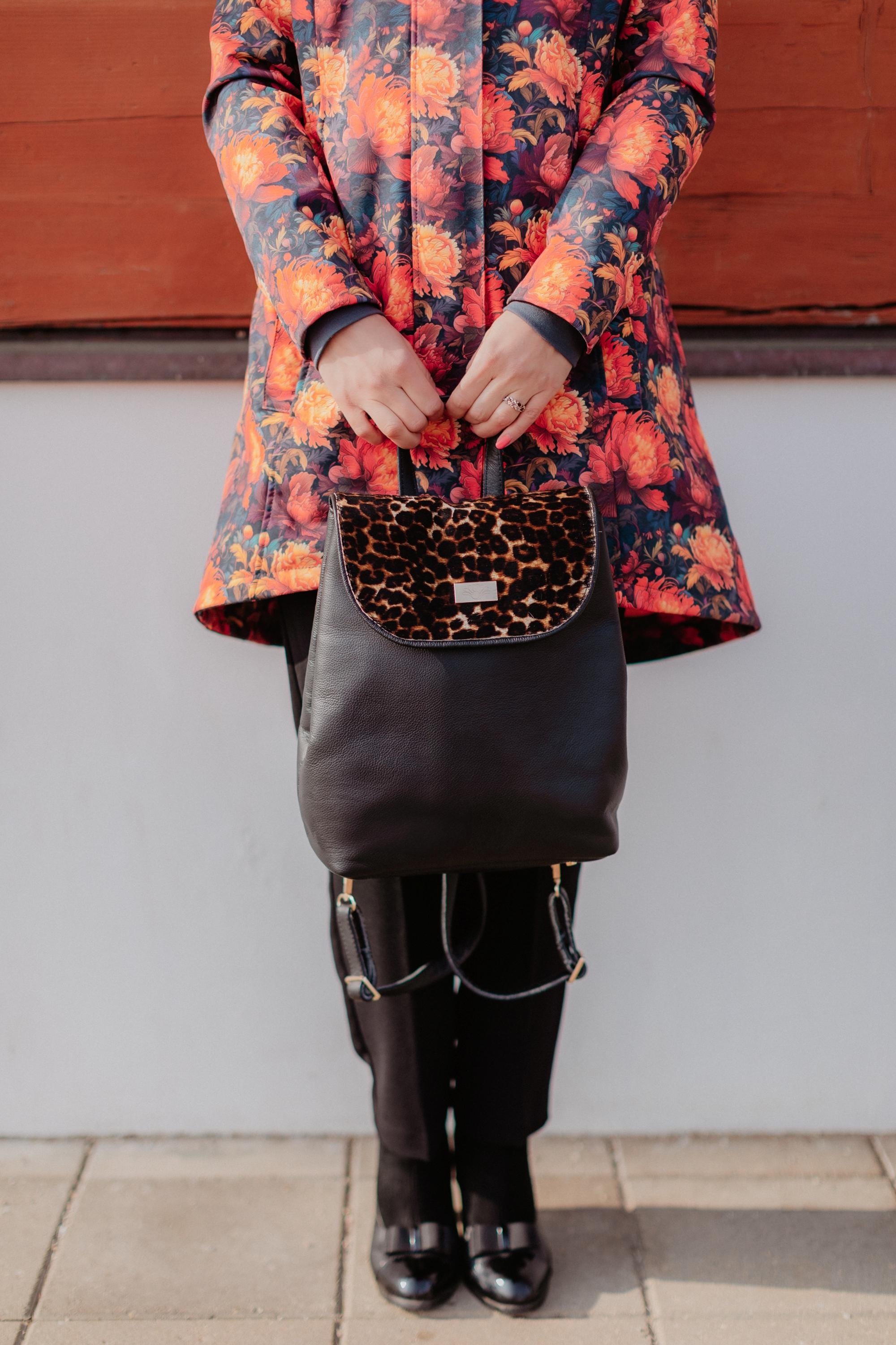 Black Leopard Pony Hair Backpack Bag, Fur Natural Leather  display picture 3