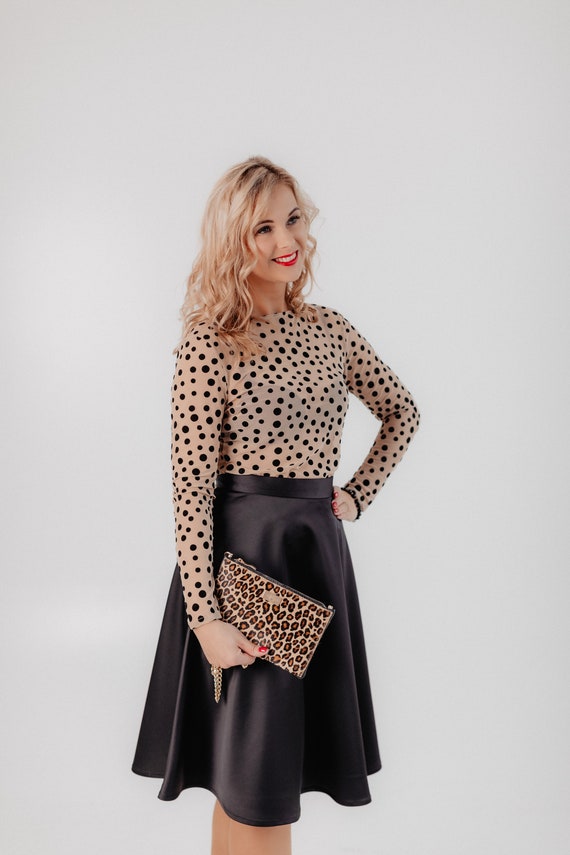 Beige polka dot top deals