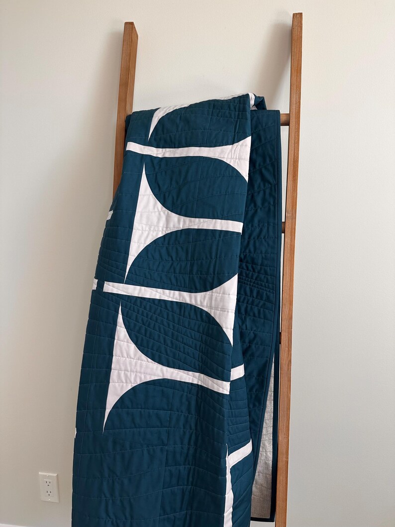 Modern Geometric Contemporary Lap / Throw Quilt or Bed Throw - Etsy
