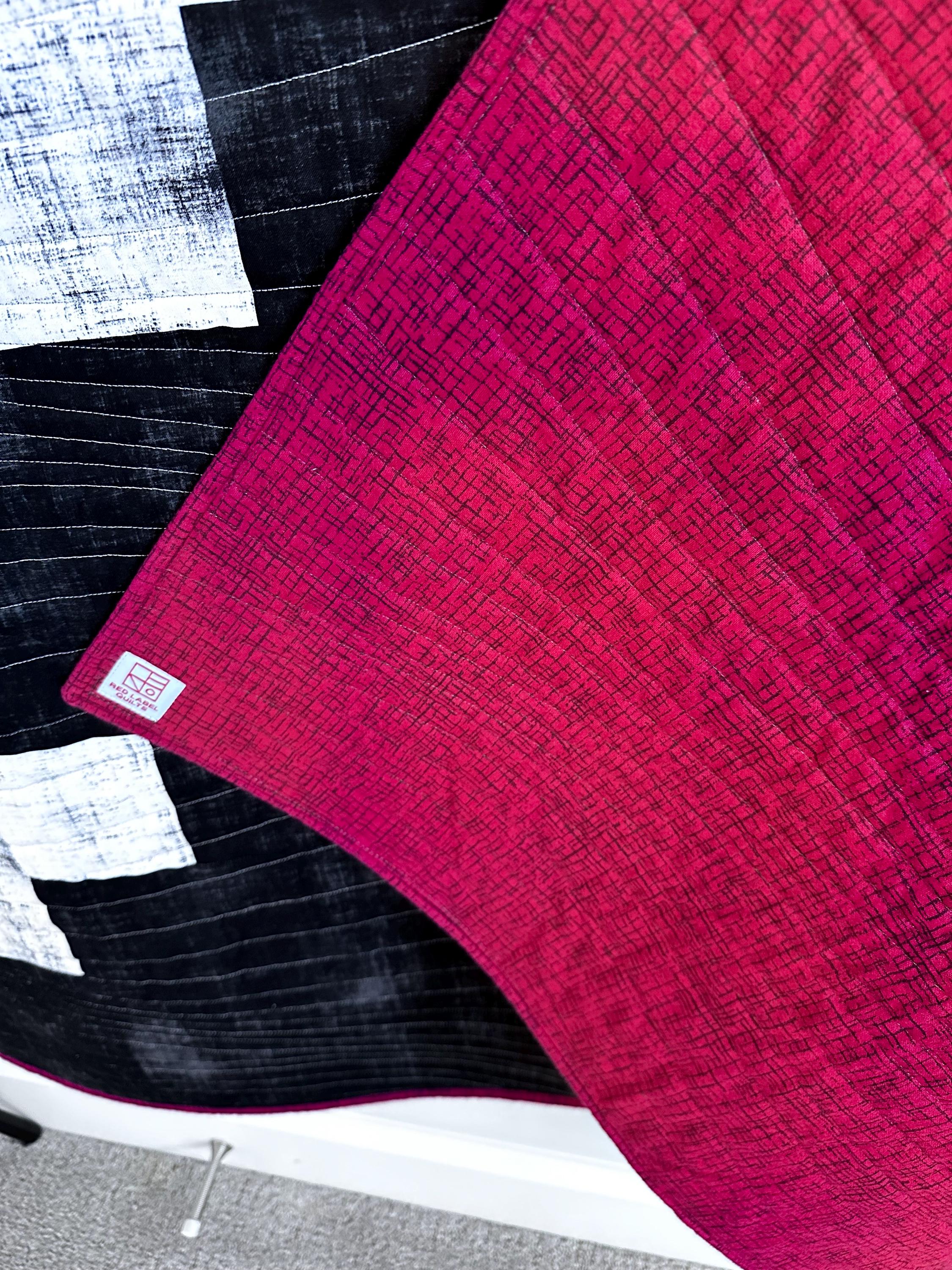 Modern Geometric Black and White Plus Throw Quilt / Bed Quilt / Twin ...
