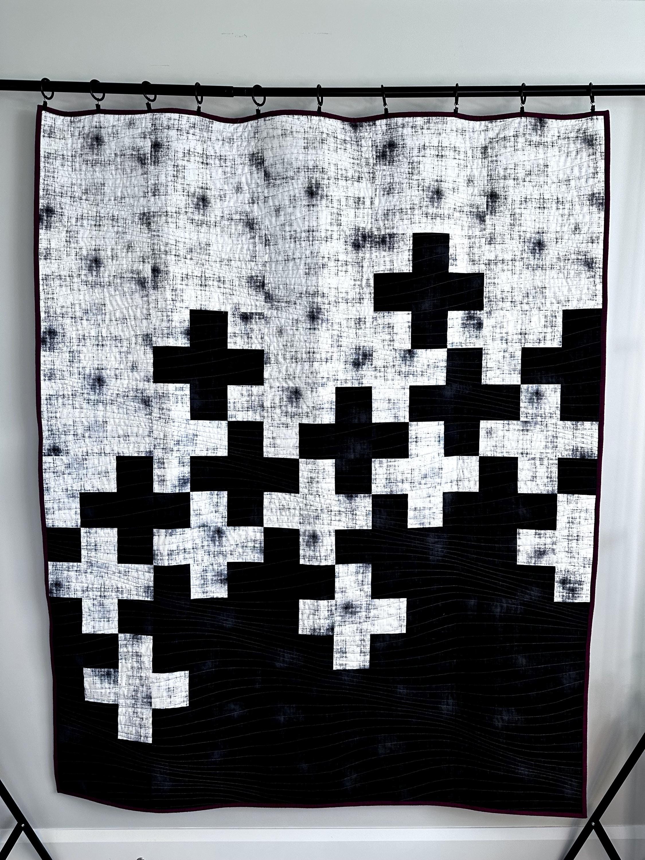 Modern Geometric Black and White Plus Throw Quilt / Bed Quilt / Twin ...