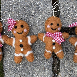 Handmade Felted wool Gingerbread Boy & Gingerbread Girl Ornaments-felt ornament-christmas gingerbread-christmas ornaments-handcrafted-felted