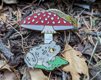 Moss: Onion and Other Unusual Frogs Enamel Pin