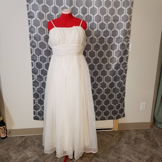 White Vintage prom dress - image 3