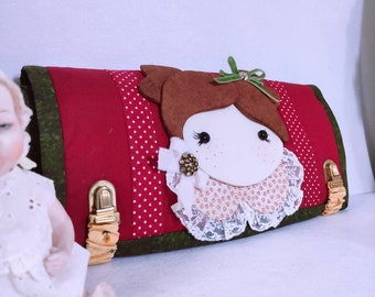 Organizer with pockets, compartments and sewing accessories. Useful as a work bag, tablet and various accessories. Gift idea for