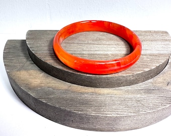 Vintage 50s Bakelite Bangle Bracelet, Fiery Orange Tangerine Marbled, Size 7.5