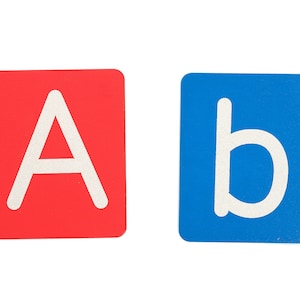 Alfabeto en papel de lija en mayúsculas y minúsculas, letras en papel de lija Montessori, habilidades de escritura