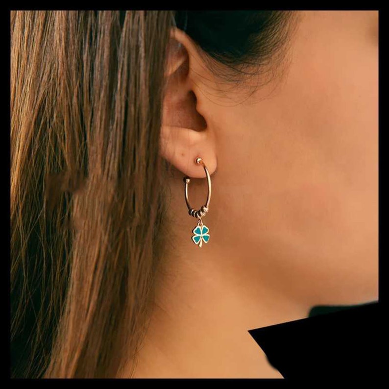 Unique Womens Earring,Silver Earrings with Clover Motif,Zircon Shiny Earring,Raw Diomand Earring,Modern Art Earrings,New Gift For Her