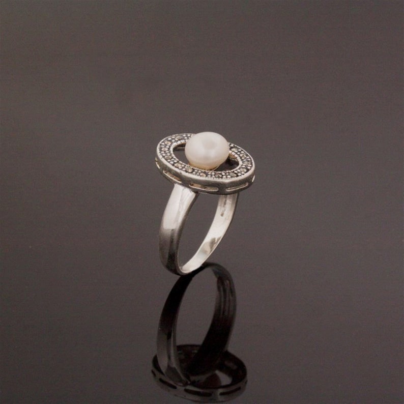 Elegant ring with oval ring pearl and markazite stony,gemstone ring,minimalist ring for woman,vintage oval ring,statement ring,NUR-3633