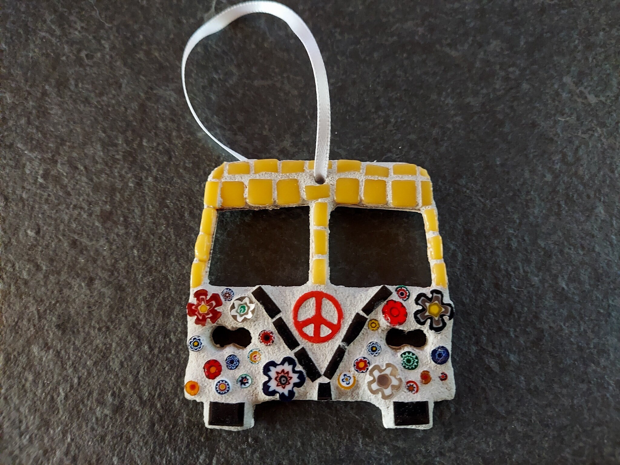 Mosaik Kunst VW Bus Ornament, Mosaik Alltagsverzierung, Mosaik Frühlingsdekoration, einzigartiges Geschenk, handgemachtes Geschenk, Frühlingsdekor