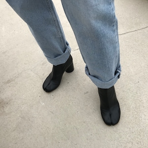 Hand made] women leather tabi ankle boot round heel