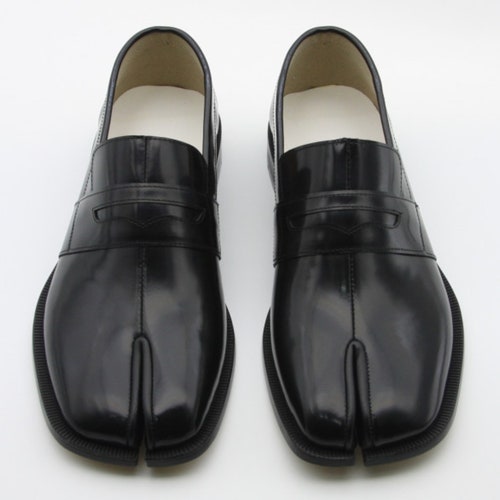 Men\'s Black Split-Toe Tabi Leather Slip-On Shoes Amazon.com | Tabi Shoes for Men Women Split Toe Loafers  main image 4