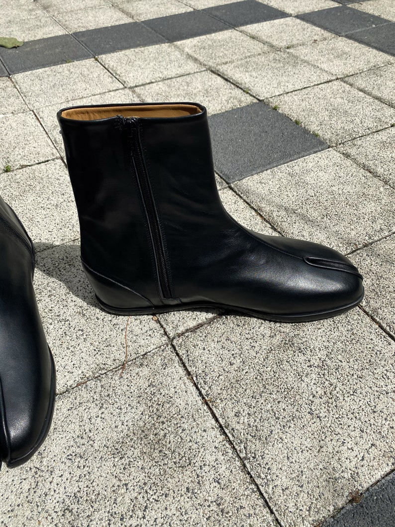tabi flat boots