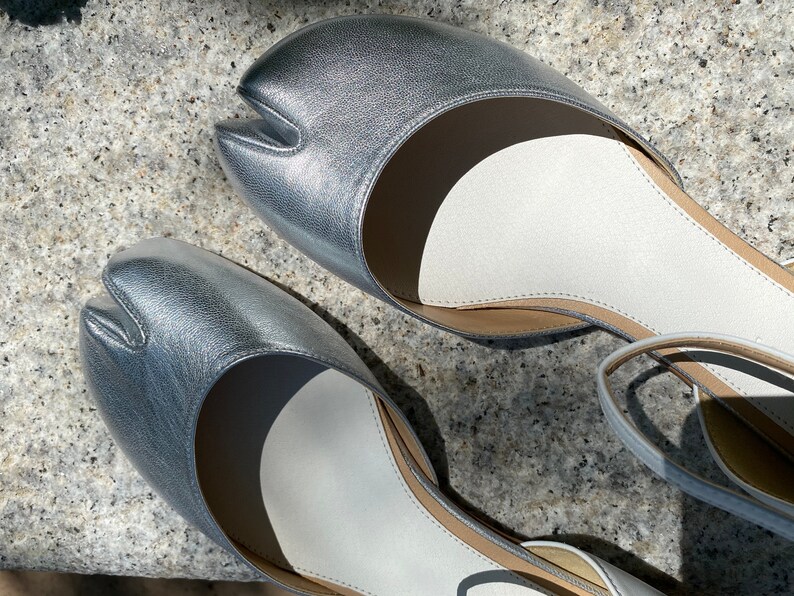 tabi sling back