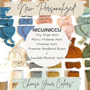 以下が含まれることがあります： 青、緑、ベージュ、茶色など、さまざまな色の小さなニット帽とヘッドバンドの詰め合わせ。画像には、「New Personalized NICU/NICCU Tiny Angel Hats Micro Preemie Hats Preemie Hats Preemie Headband Bows & Swaddle Blanket Sets Choose Your Colors」というテキストが表示されています。