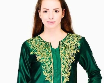 Kurti corto de seda con bordados artísticos verde oscuro: blusa étnica para mujer