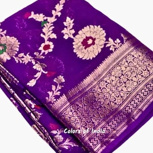Grazioso sari viola da indossare durante le feste / Perfetto per i matrimoni estivi