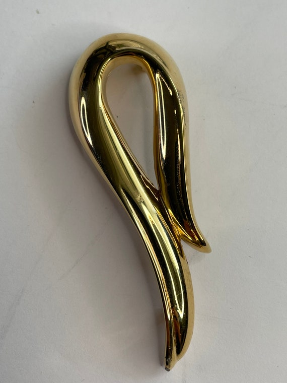 Givenchy gold tone 1970’s large brooch - image 3