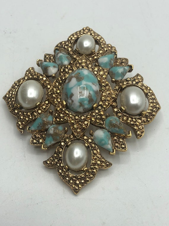 Sarah Coventry faux turquoise and pearl brooch