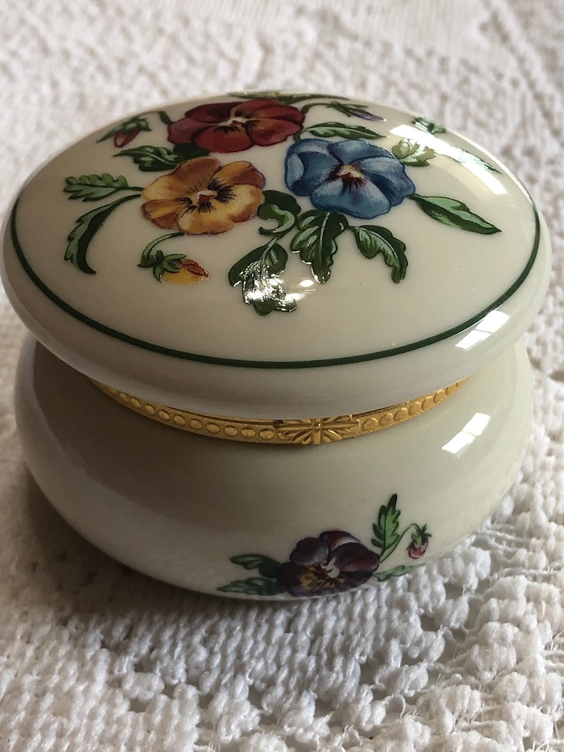 Christmas gift pretty trinket box to go with your jewelry