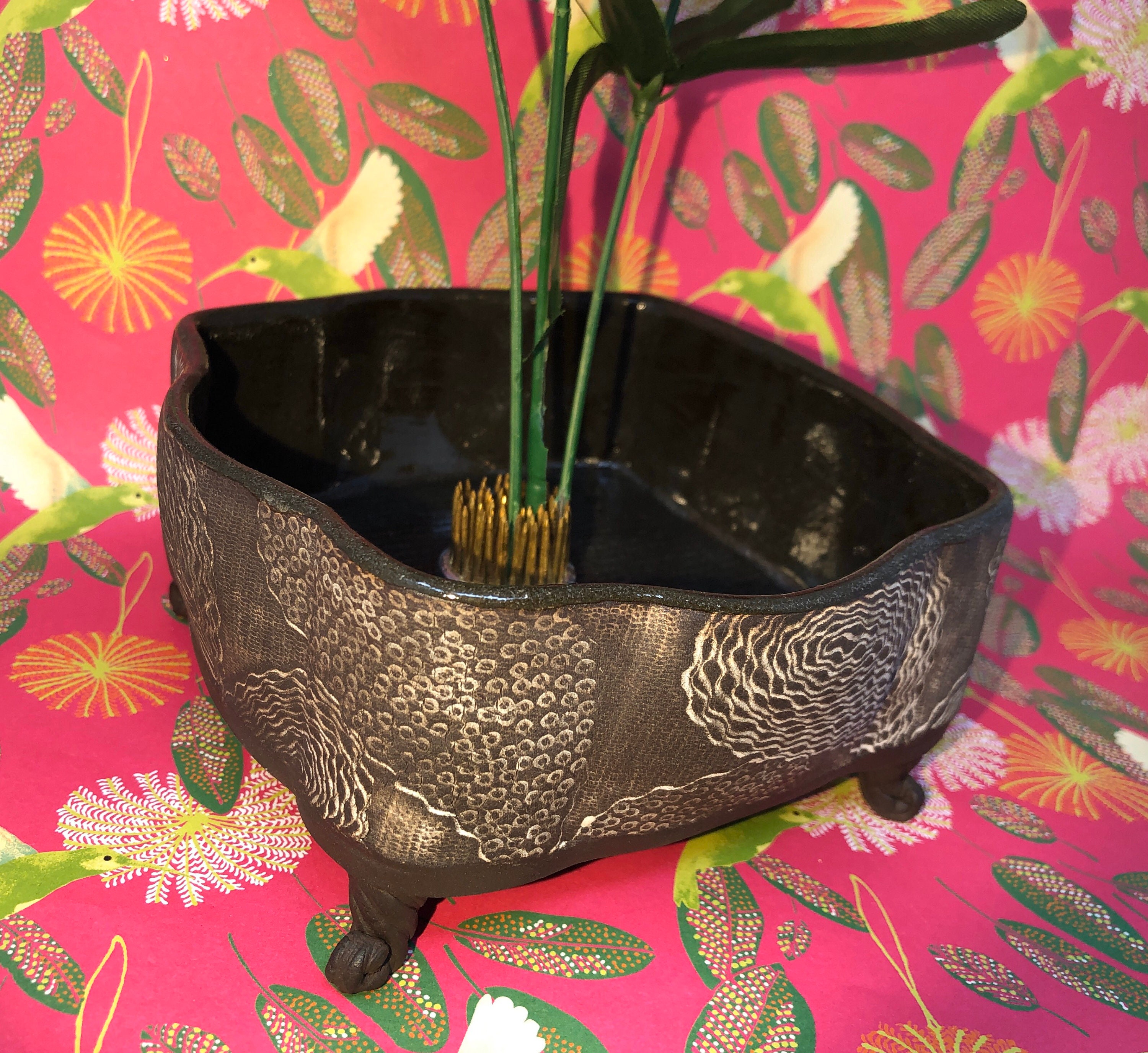 Black and White formed Ikebana VaseFooted vaseIkebana vesseljapanese