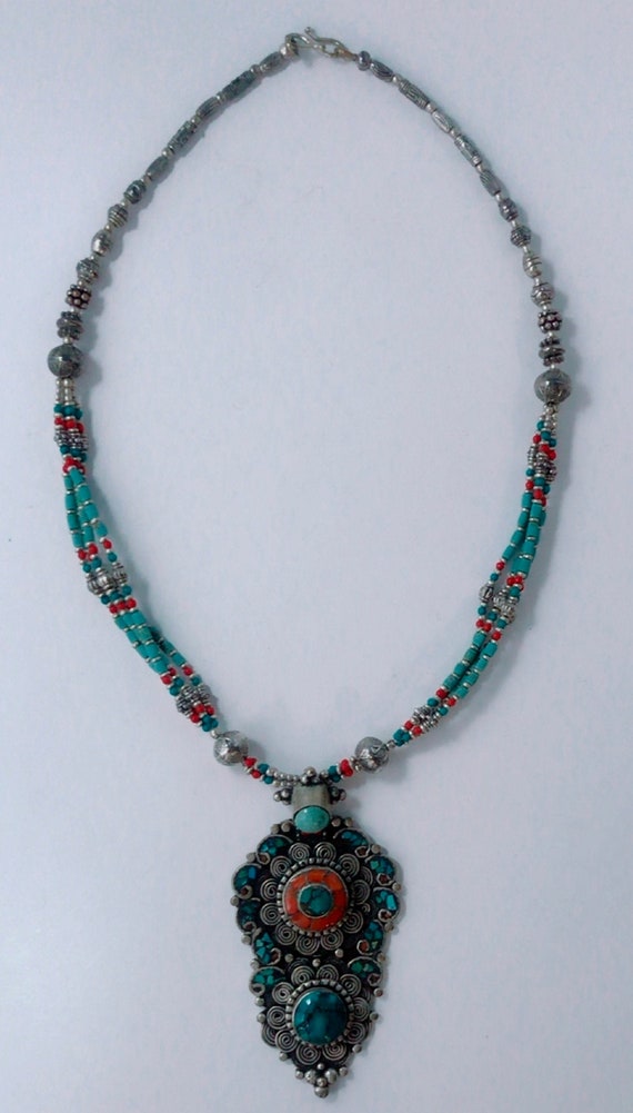 Tribal pendant necklace, Vintage, Tibetan-Nepalese