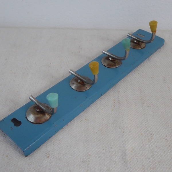 Antik Metall Emaille Blau Schlüsselbrett für Schlüssel oder Schmuck, oder für Küche, Haken aus Kunststoff Shabby Chic Landhaus Küche