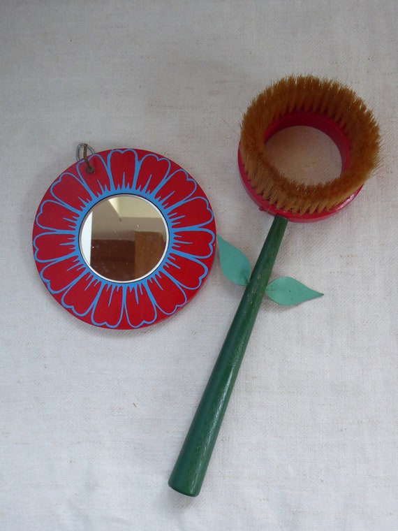Mid Century 70's Red Flower Wooden Mirror with Cl… - image 2