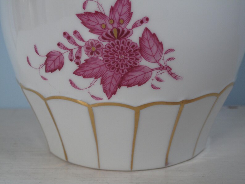 Vintage A Beautiful Vase Herend Hungary Apponyi Purple Gold Edition Gold Rim 15 cm Porcelain Hungary