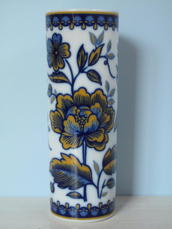 Un hermoso jarrón K & A Krautheim Selb Bavaria Alemania Real Cobalto Art Deco Porcelana Rosas Azules Amarillos Un hermoso jarrón K & A Krautheim Selb Bavaria Alemania Real Cobalto Art Deco Porcelana Rosas Azules Amarillos