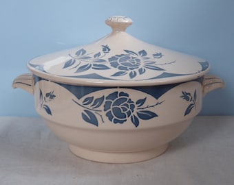 Antique beautiful large tureen with lid France Sarreguemines cream spray decoration blue flowers ceramic country house kitchen shabby chic vintage french