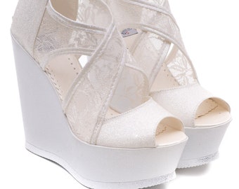 wide width white wedges